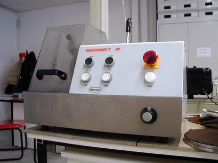 Troncatrice Metallografica Semiautomatica REMET MICROMET M