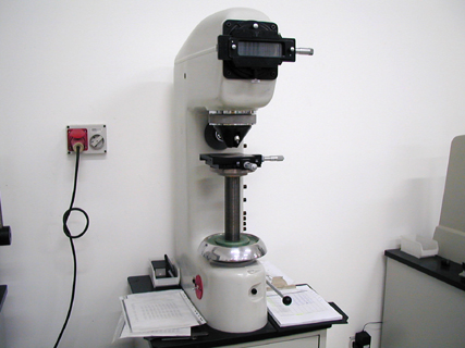 Durometro Vickers/Brinell HECKERT HPO 250